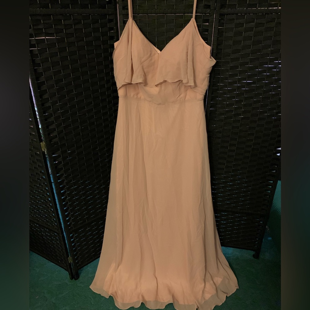 Blush pink evening dress. Perfect for homecoming, proms or weddings!